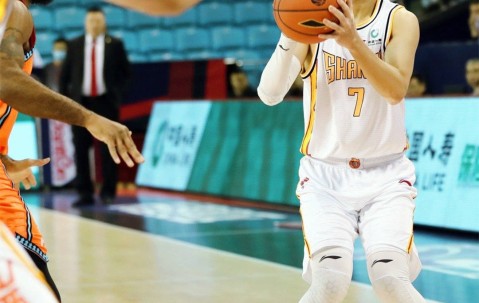 YIHAO-击剑邀请赛掀起高潮，钱塘白虎队绝杀洞庭天狼队，老将里程碑之夜——二次进攻频频奏效的简单介绍