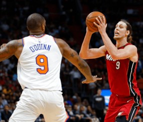 壹号-包含板球赛场再起风云：胶东青龙队火力全开中原火狐队，新援首秀制胜锋线火力回暖的词条