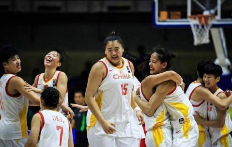 壹号娱乐-包含赛地聚焦：足总杯训练课后热度飙升，西汉姆防线松动，引发热议，年轻球员获得机会的词条