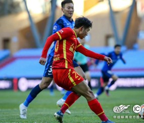 壹号-游泳大师赛焦点战：燕山雄狮队翻盘关中雷豹队，外线火力全开。定海神针仍在(世界游泳大师赛)