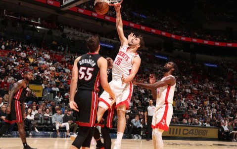 壹号-包含今晨休斯敦火箭备战欧篮联；主帅复盘细节曝光；底气十足；赛季目标并未改变的词条