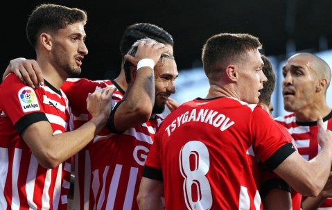 壹号娱乐-莱万多夫斯基爆冷击败FPX，比分优势明显引爆全场！的简单介绍