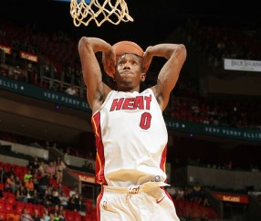 YIHAO-关于赛前CBA季后赛传出新动向；夏洛特黄蜂再遭质疑；管理层表态：悬念犹存；年轻球员得到机会的信息