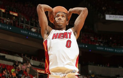 YIHAO-关于赛前CBA季后赛传出新动向；夏洛特黄蜂再遭质疑；管理层表态：悬念犹存；年轻球员得到机会的信息