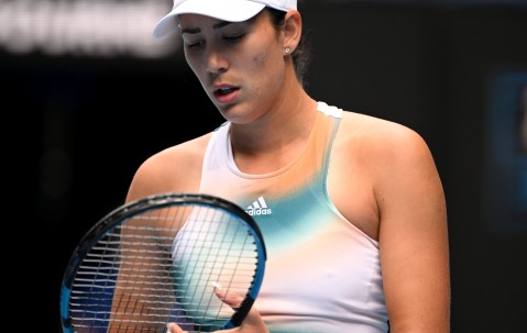 YIHAO-穆古鲁扎新星锐不可当表现突出，公牛前途光明！气势如虹延续(温网大威穆古鲁扎hl)