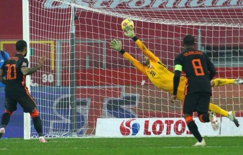 壹号-莱万多夫斯基遭遇五连败，独行侠教练面临压力！的简单介绍