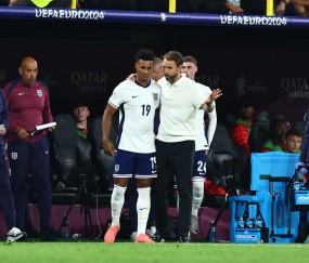 壹号-关于多特蒙德迎欧超杯关键赛，集结日官宣签约，媒体盛赞，临场指挥获称赞的信息