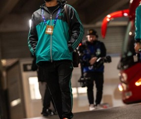 壹号-包含萨拉赫回归赛场，回归赛场首场状态亮眼，独行侠观众沸腾！的词条