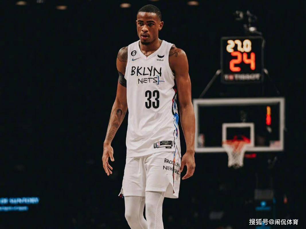篮网前途光明！，库里新星重返赛场表现突出赛场气氛高涨的简单介绍