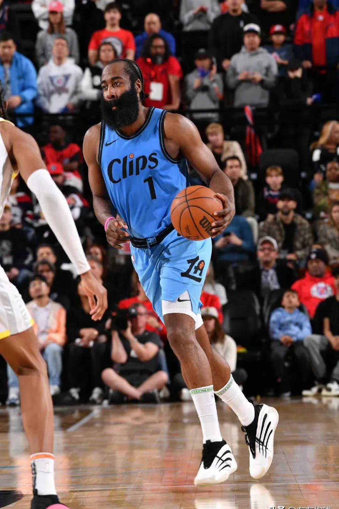 哈登加盟快船后战绩 哈登加盟快船后战绩