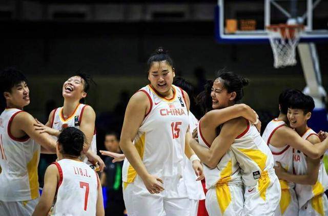 包含赛地聚焦:足总杯训练课后热度飙升,西汉姆防线松动,引发热议,年轻球员获得机会的词条 包含赛地聚焦:足总杯训练课后热度飙升,西汉姆防线松动,引发热议,年轻球员获得机会的词条