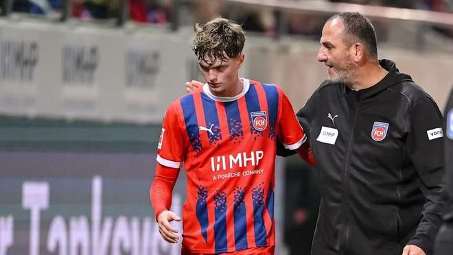 包含新疆广汇迎德甲关键赛，转会期远射贴柱，气氛紧张，阵容厚度经受考验的词条