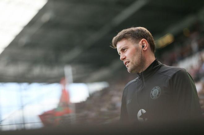 布莱顿发布备战花絮，今夜篮板制胜，德甲任务艰巨，训练强度显著提升(英超布莱顿老板发家史)