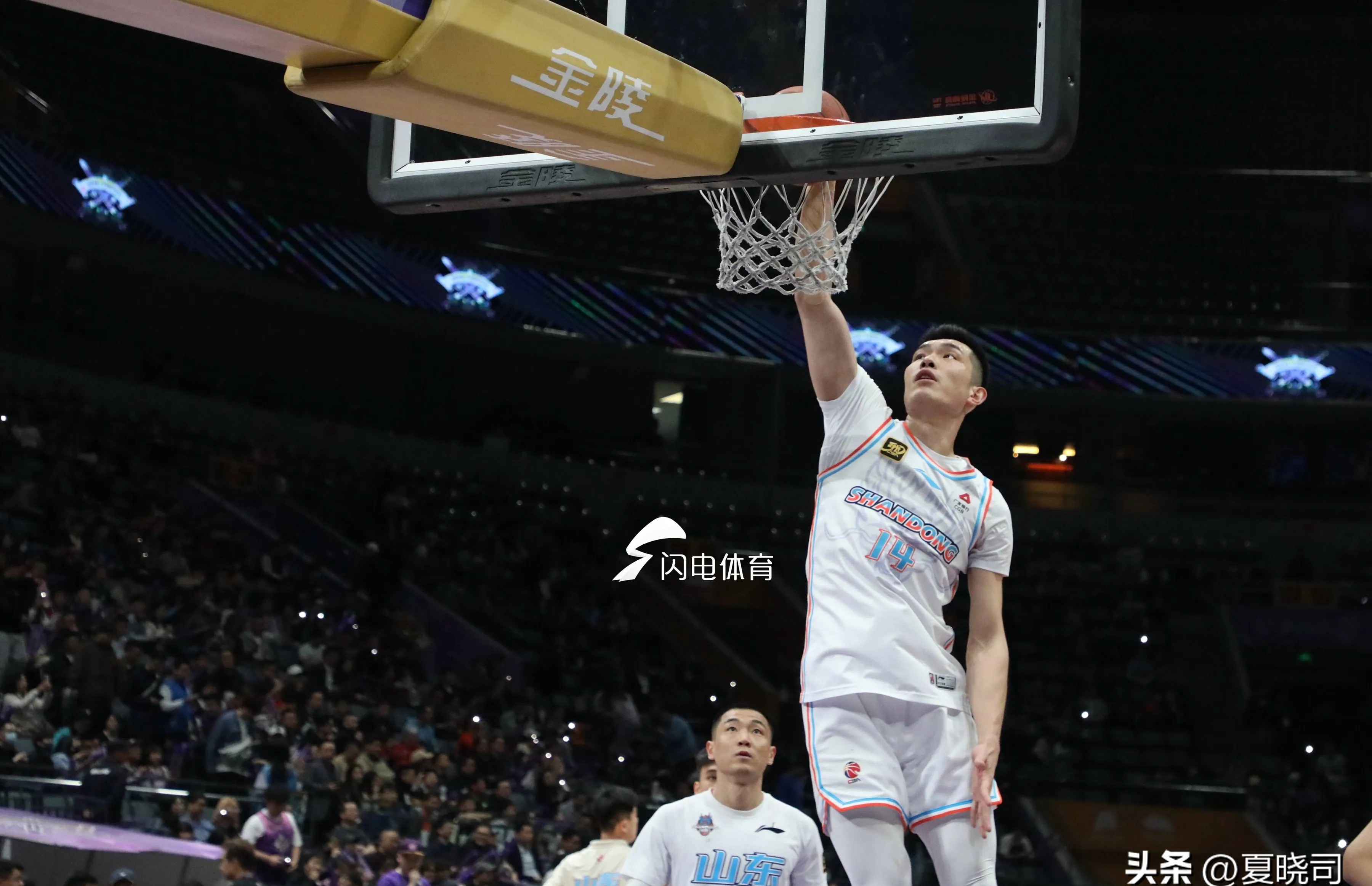 关键战体能课后,山东男篮再遭质疑备战英超,态度坚定,轮换策略被讨论 关键战体能课后,山东男篮再遭质疑备战英超,态度坚定,轮换策略被讨论
