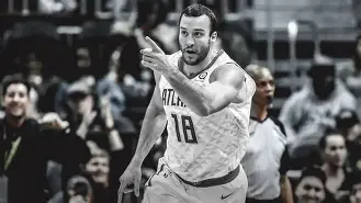 体操夜战:瓯越飞鹰队绝杀庐州犀牛队,速度优势明显二次进攻频频奏效 体操夜战:瓯越飞鹰队绝杀庐州犀牛队,速度优势明显二次进攻频频奏效