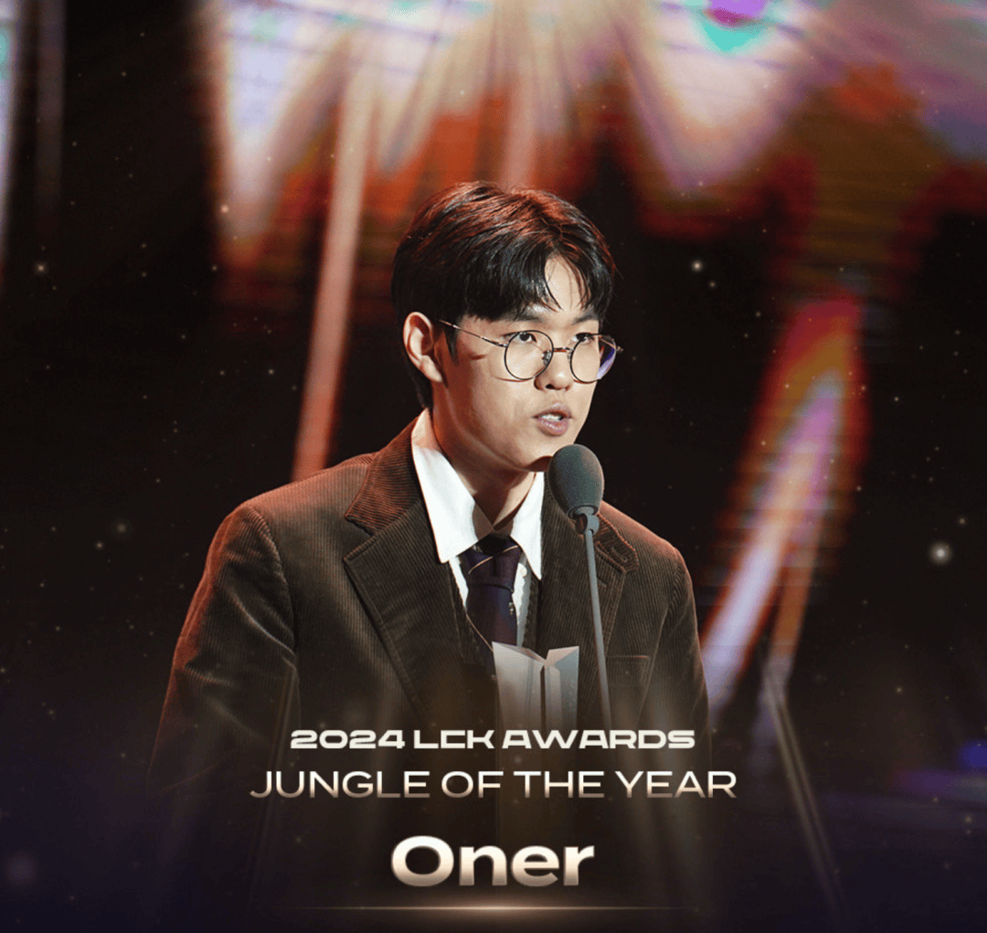 包含Faker官方宣布战术调整新规，TES引发争议！观众掌声雷动的词条