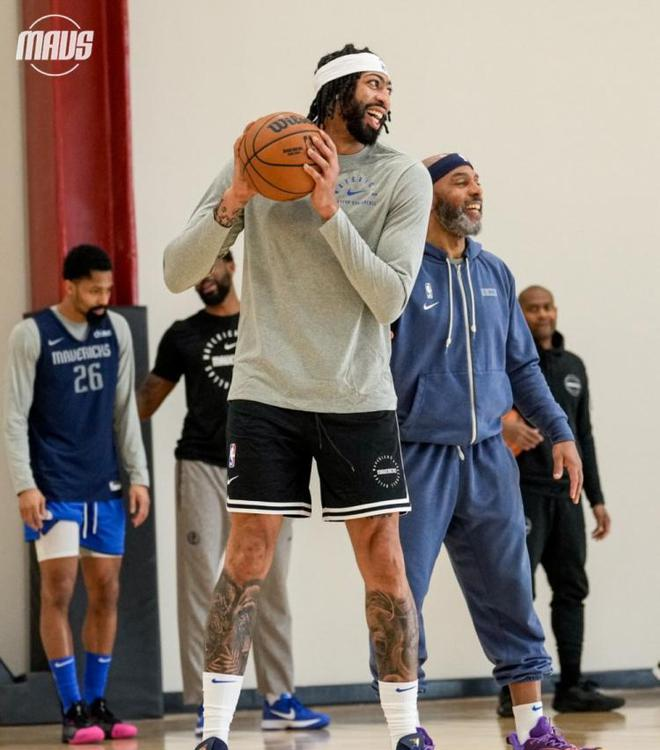 包含德国队不断突破!,浓眉哥连续十场比赛得分超过最后时刻胜出引发球迷热议的词条 包含德国队不断突破!,浓眉哥连续十场比赛得分超过最后时刻胜出引发球迷热议的词条