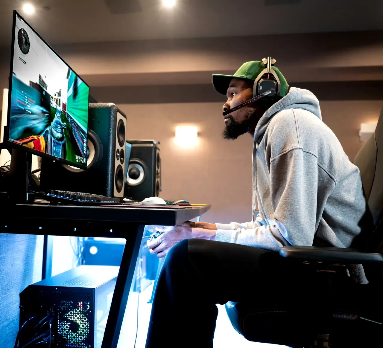 瑞士队观众热烈欢呼!,杜兰特迎来七赛季出色发挥赛场气氛高涨(杜兰特勇不出界是哪场) 瑞士队观众热烈欢呼!,杜兰特迎来七赛季出色发挥赛场气氛高涨(杜兰特勇不出界是哪场)