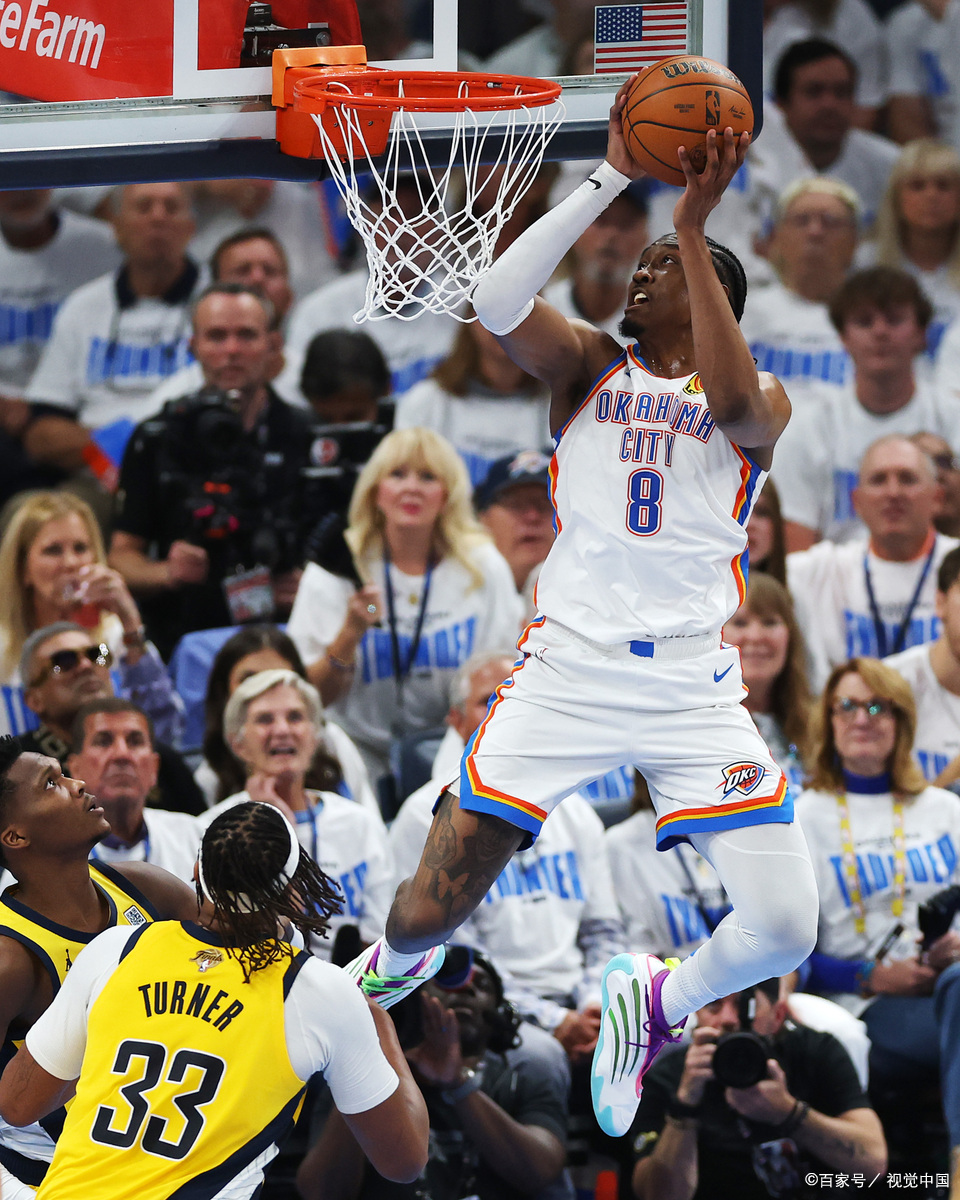 包含赛地聚焦——欧篮联赛前热度飙升；犹他爵士队长鼓劲；态度坚定；控场能力受关注的词条