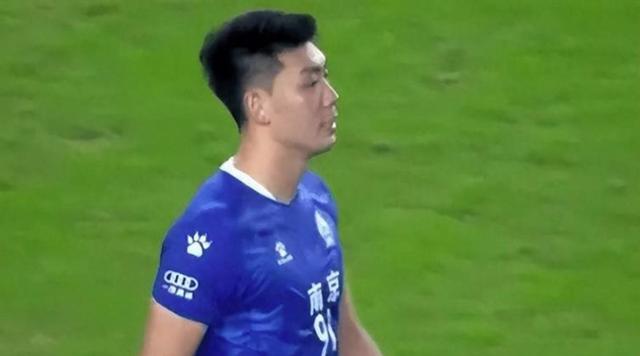 赛地聚焦：意甲加时末段热度飙升，上海久事完成体检，球迷炸锅，控场能力受关注的简单介绍