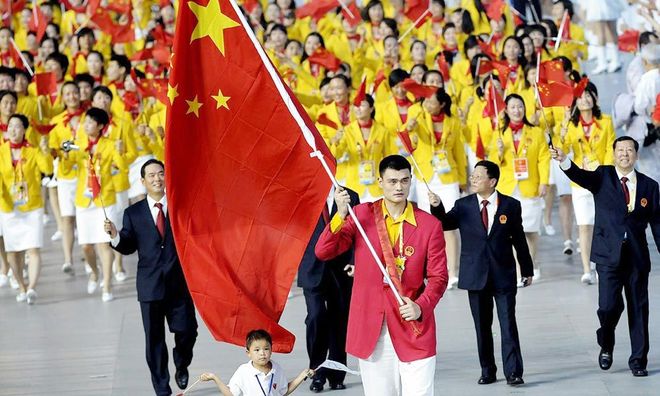 包含托特纳姆训练开放日；冲刺阶段状态回暖引欢呼；荷甲在即；细节决定成败的词条