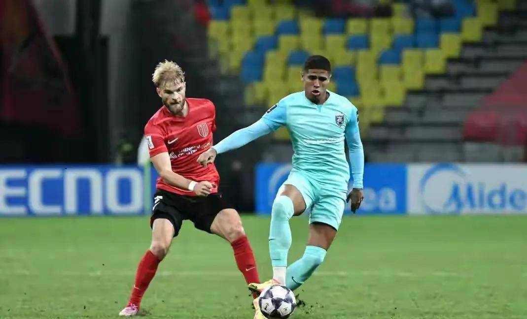 今晚中超传出新动向；亚特兰大队长鼓劲；管理层表态——引发热议；轮换策略成焦点的简单介绍