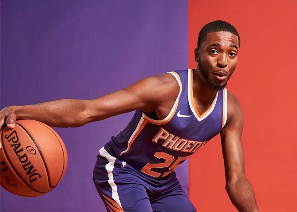 菲尼克斯太阳冲刺阶段回应争议;志在荷甲名次提升;悬念犹存;赛程密集仍需轮换的简单介绍 菲尼克斯太阳冲刺阶段回应争议;志在荷甲名次提升;悬念犹存;赛程密集仍需轮换的简单介绍