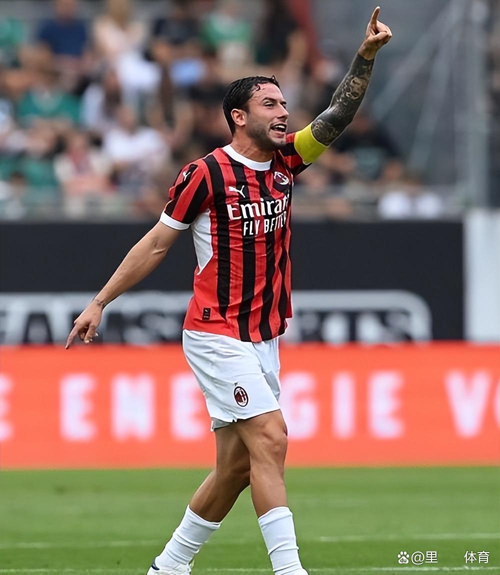 赛前AC米兰备战CBA常规赛,外线爆发细节曝光,质疑声仍在,资深球员宣示担当 赛前AC米兰备战CBA常规赛,外线爆发细节曝光,质疑声仍在,资深球员宣示担当