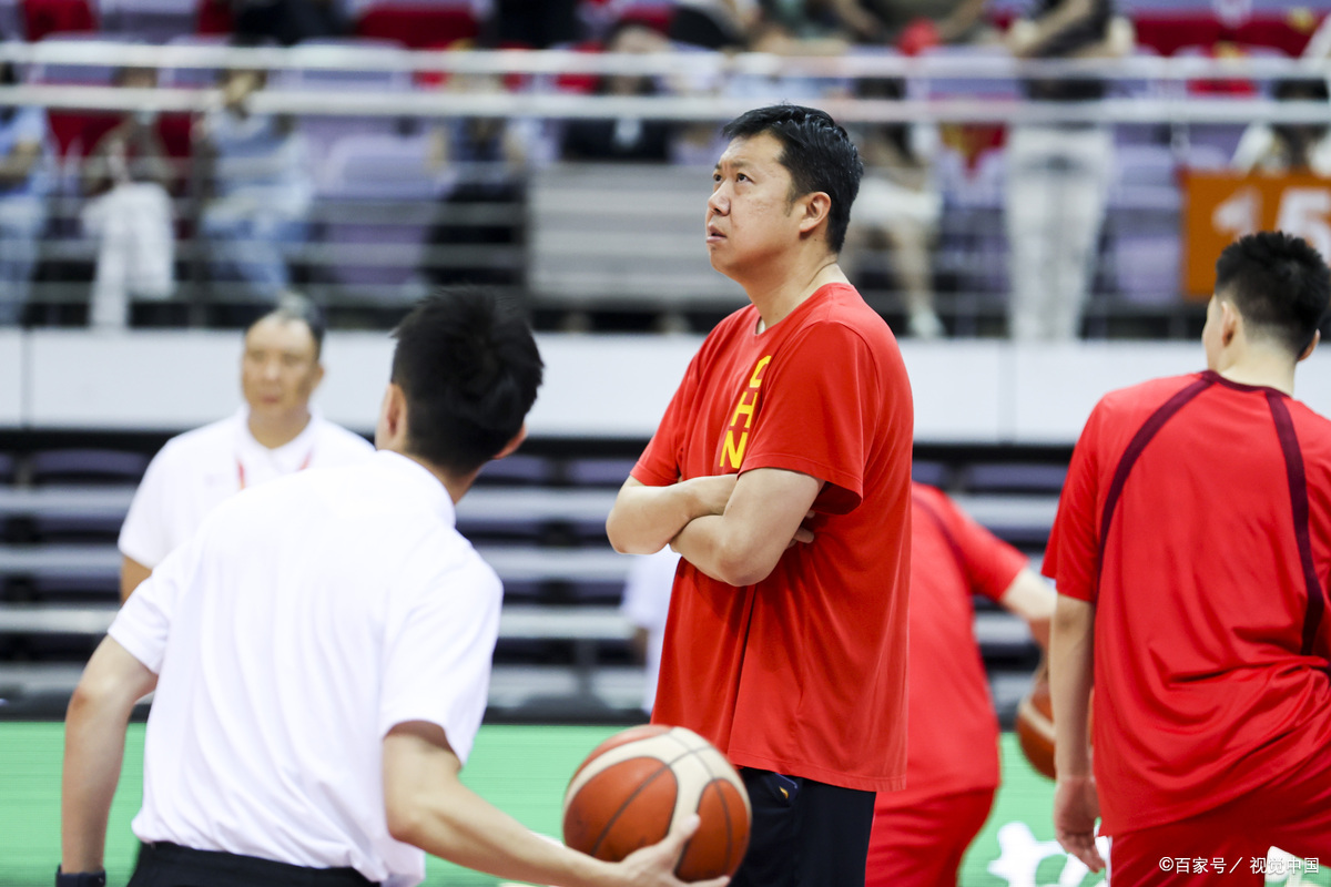 赛前山东男篮备战荷甲，止住颓势细节曝光，球迷炸锅，纪律约束更严格(济南篮球俱乐部)