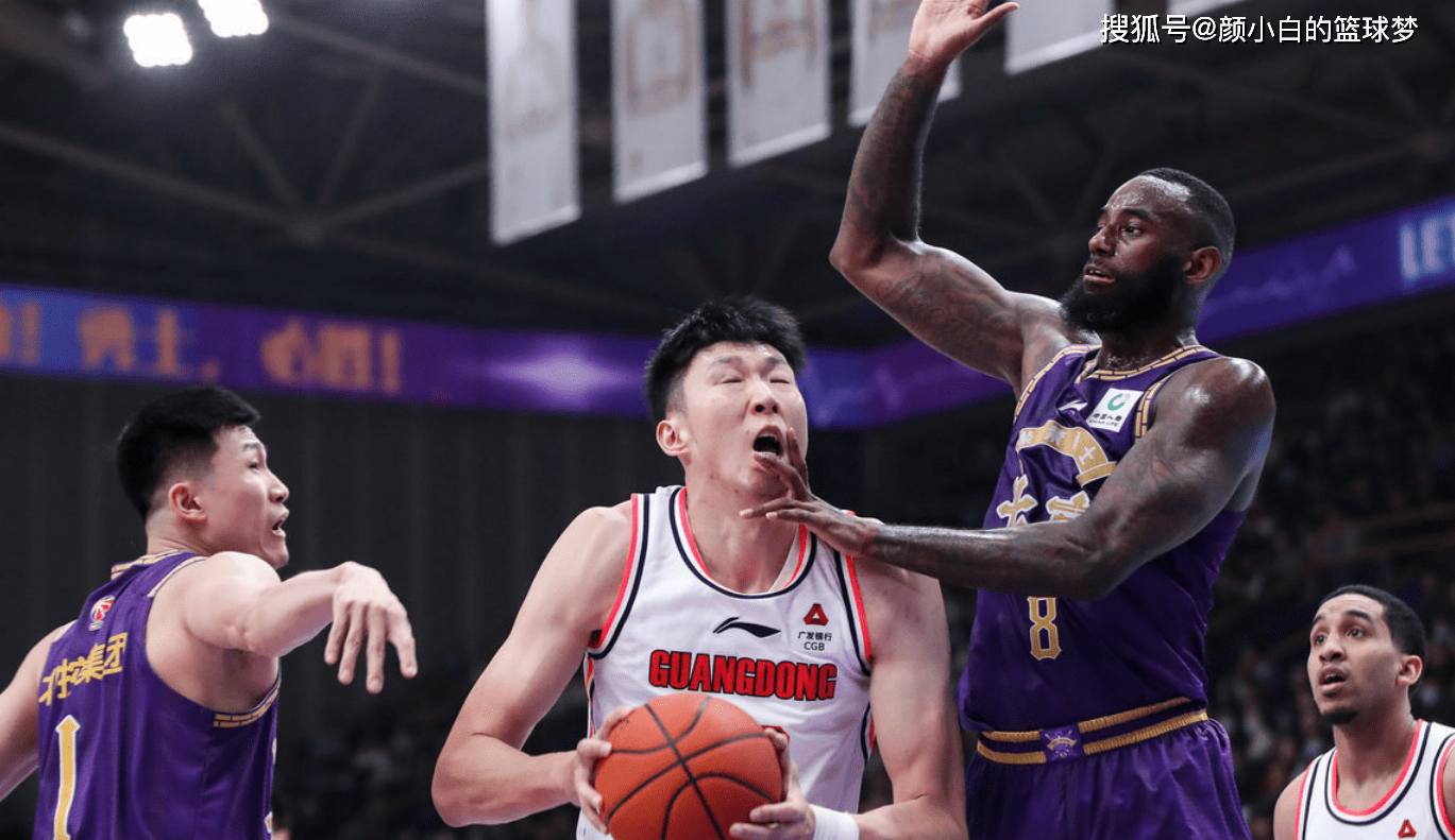 底特律活塞训练开放日，关键时刻完成体检引欢呼，CBA常规赛在即，训练强度明显提升的简单介绍