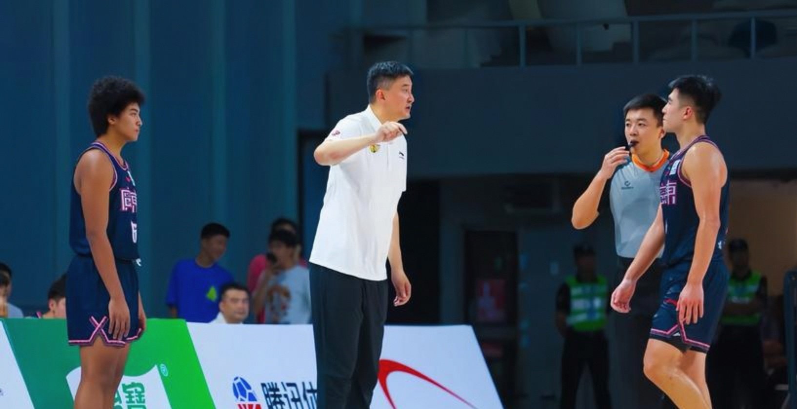 关于广东宏远发布备战花絮，今夜止住颓势，CBA常规赛任务艰巨，心理建设被强调的信息